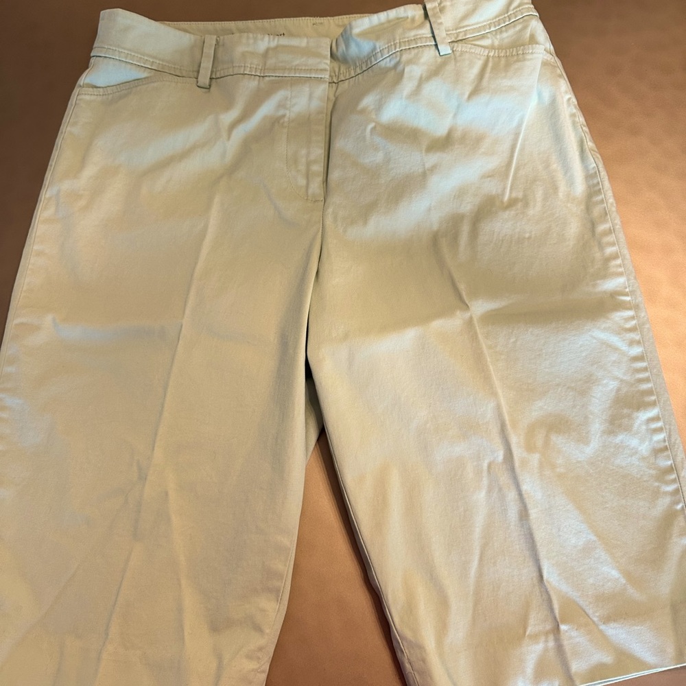Talbots size 10 Perfect Shorts